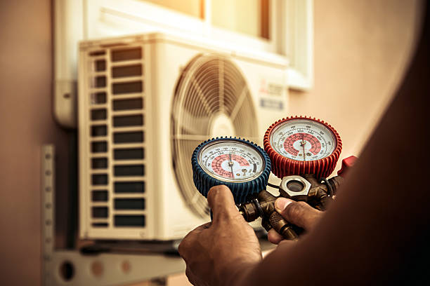 Professional Hvac technician working in Crum Lynne, PA